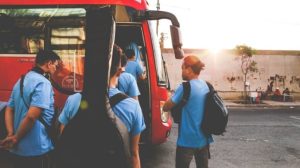 Cara Menjaga Barang Berharga di Transportasi Umum: Panduan Lengkap untuk Perjalanan Aman