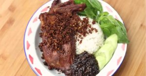 Resep Bebek Goreng Madura dengan Sambal Hitam: Sensasi Pedas Gurih yang Menggoda Selera