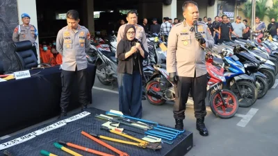 Terbongkarnya Jaringan Pencuri Profesional di Bekasi: Dua Pelaku Pembobol Toko Sepatu dan Minimarket Diringkus, Dua Lainnya Masih Buron